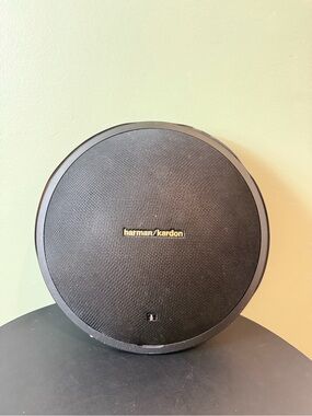Harman Kardon Onyx Studio 2 Wireless Speaker System black rose gold